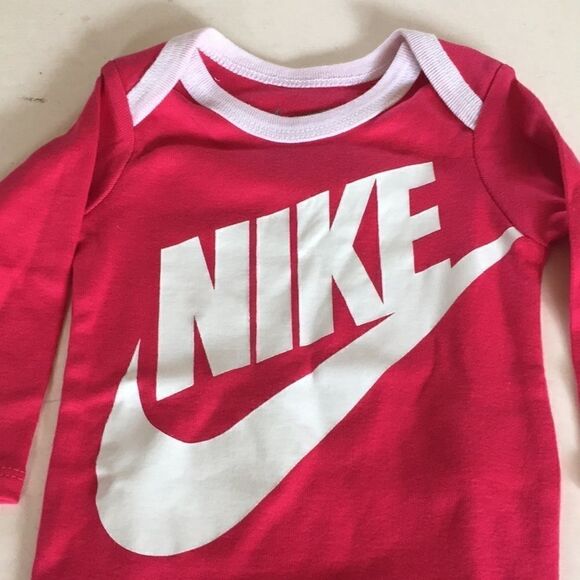 Nike Pink 0 / 6 Month Long Sleeve Onesie - Picture 2 of 7